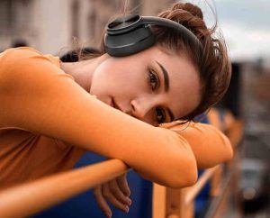 Auriculares Bluetooth baratos.